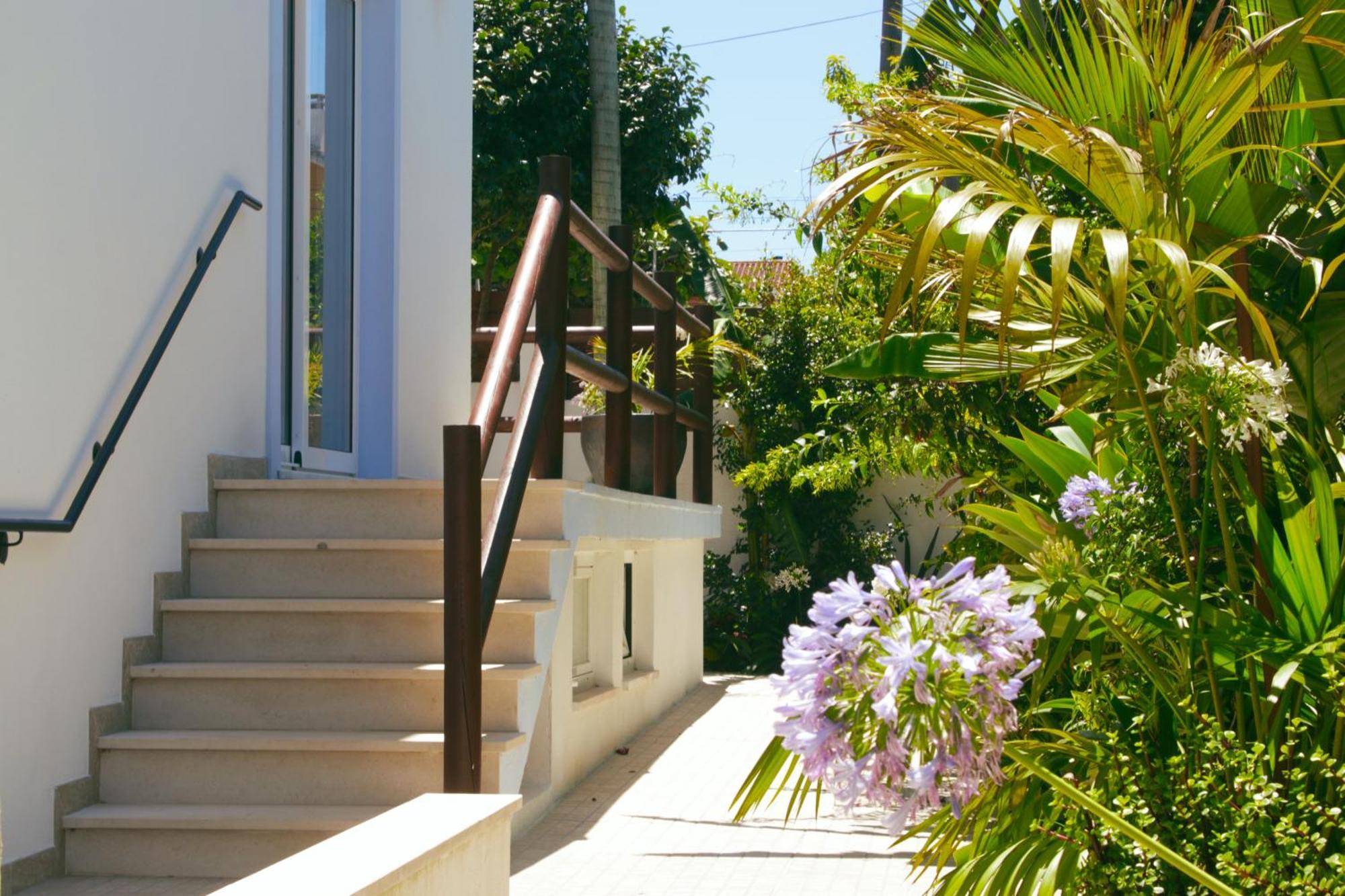 Vila Vale Guest House - Surf & Yoga Charneca de Caparica Exterior foto